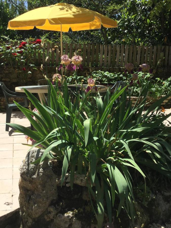 Bed and Breakfast Les Noyers Aulnay Aulnay  Exterior foto